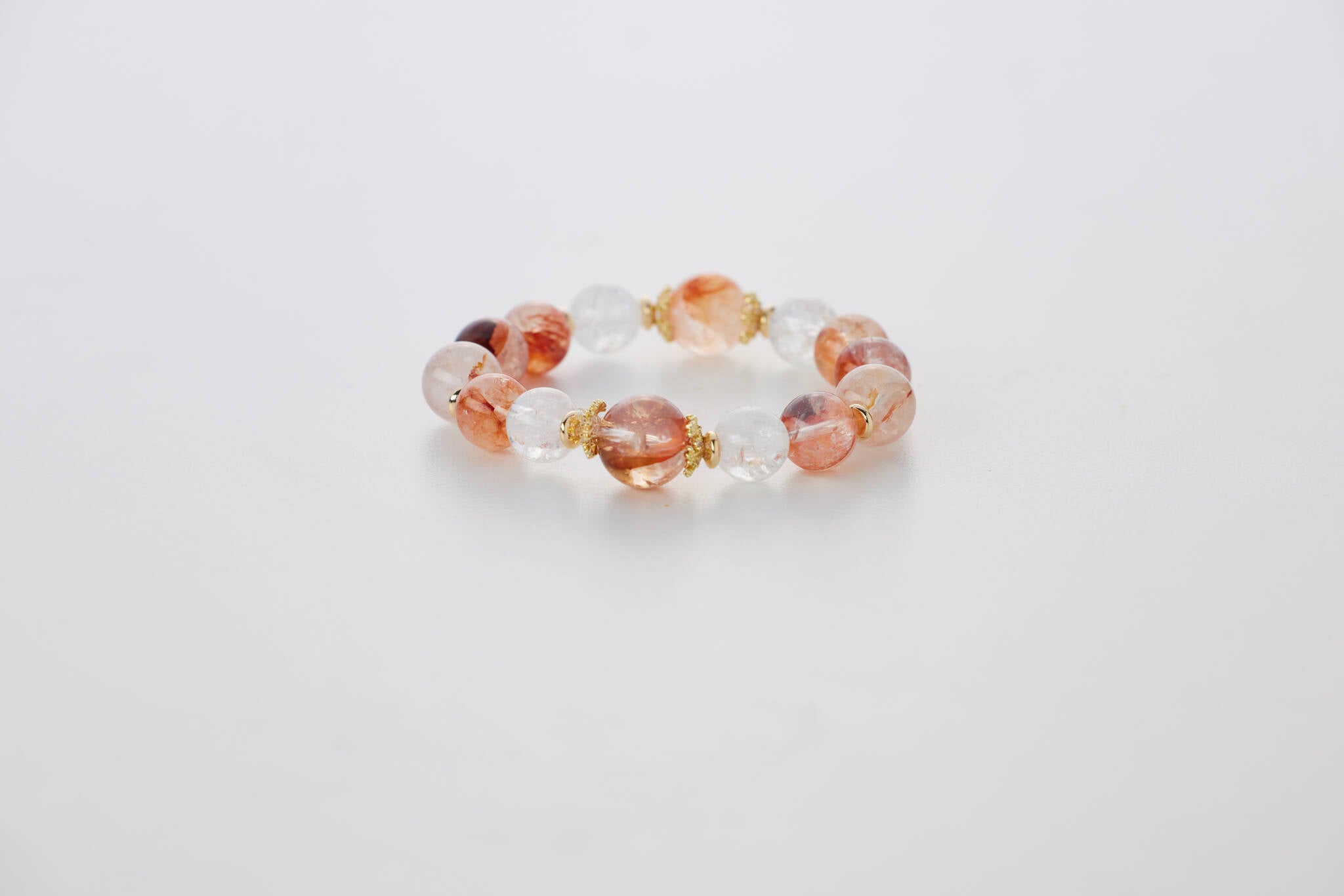 天然紅黃膠花共生 × 喜馬拉雅透體白水晶|手鏈/手串|12mm+10mm|自然共生晶礦 × 高頻白晶搭配 × 每條皆為唯一風景晶